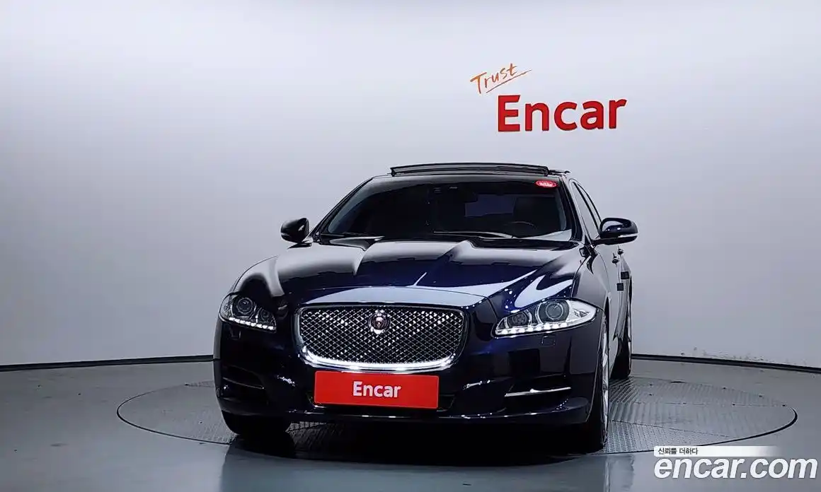 Jaguar XJ 2014 3.0 автомат (гидро), фото 3 Jaguar XJ 2014 3.0 автомат (гидро), фото 3
