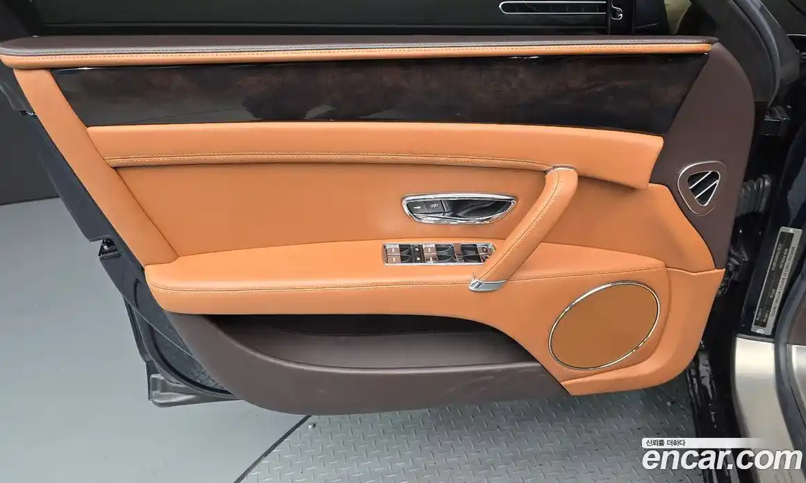 Bentley Flying Spur 2017 4.0 автомат (гидро), фото 14 Bentley Flying Spur 2017 4.0 автомат (гидро), фото 14