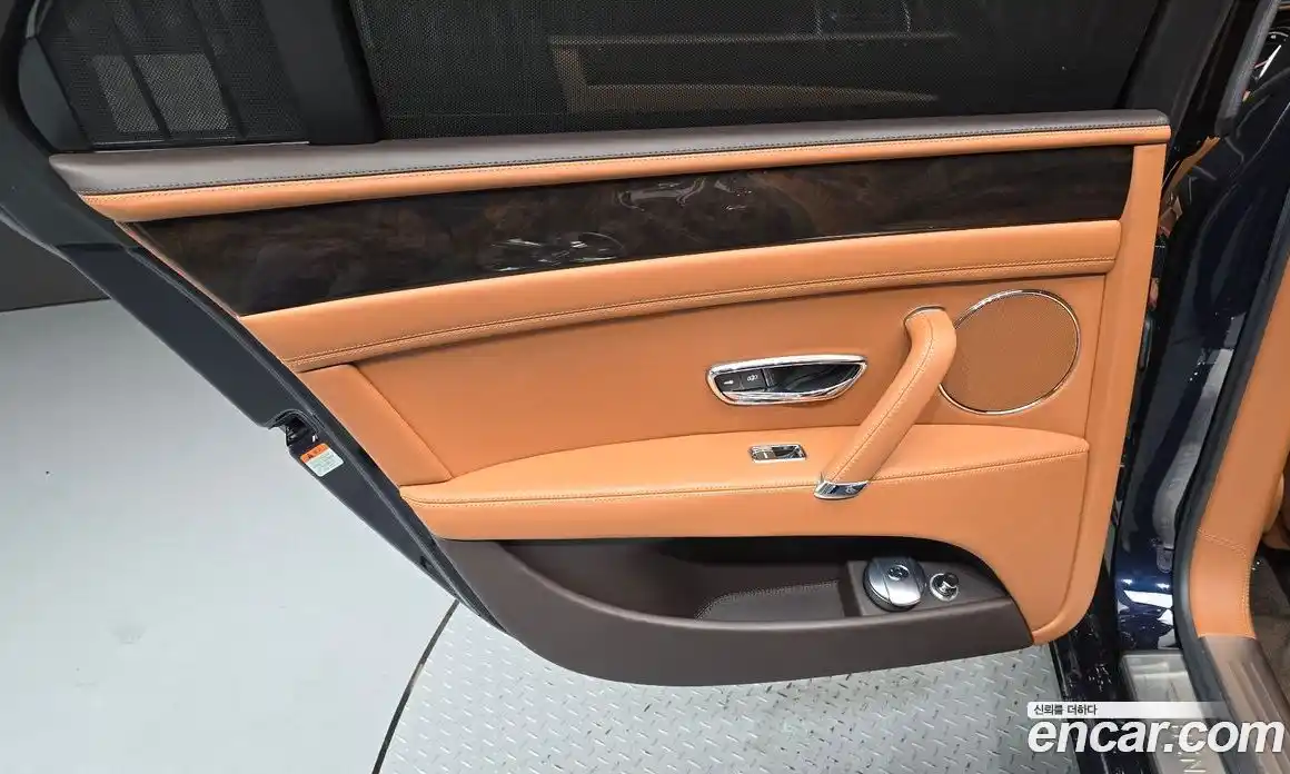 Bentley Flying Spur 2017 4.0 автомат (гидро), фото 15 Bentley Flying Spur 2017 4.0 автомат (гидро), фото 15
