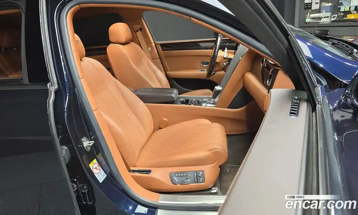 Bentley Flying Spur 2017 4.0 автомат (гидро), фото 17 Bentley Flying Spur 2017 4.0 автомат (гидро), фото 17