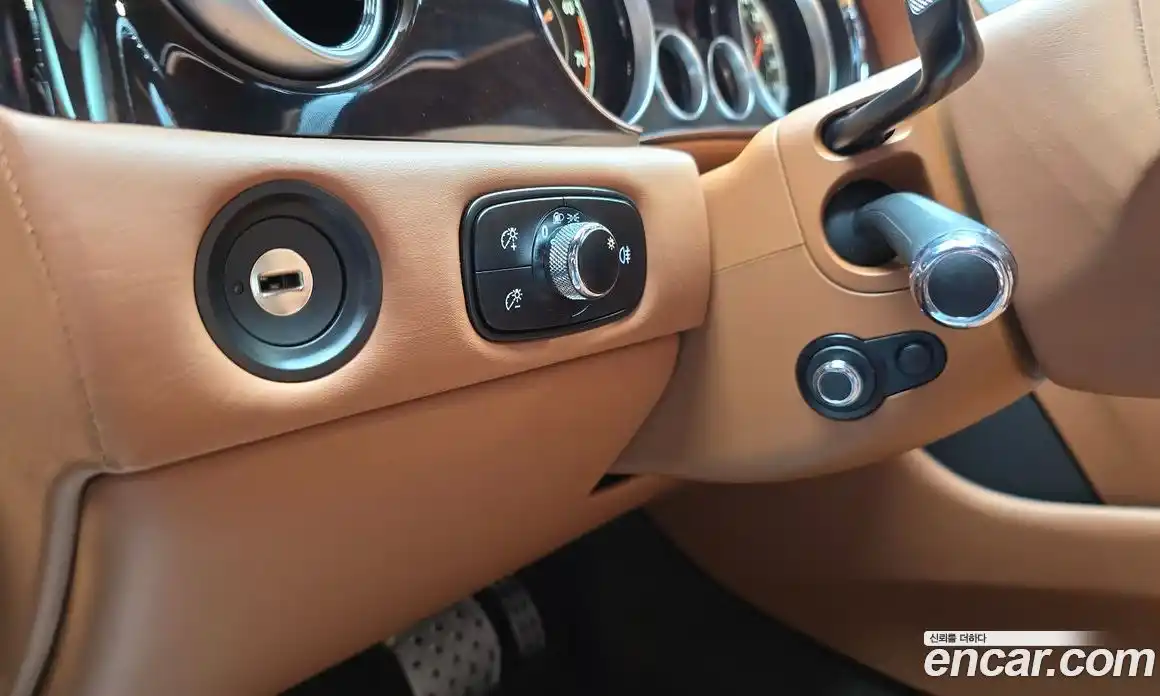 Bentley Flying Spur 2017 4.0 автомат (гидро), фото 20 Bentley Flying Spur 2017 4.0 автомат (гидро), фото 20