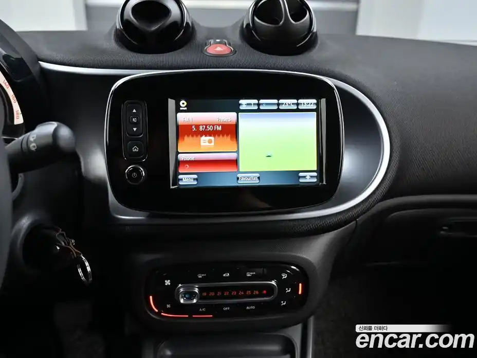 Smart Fortwo 2015 1.0 автомат (гидро), фото 14 Smart Fortwo 2015 1.0 автомат (гидро), фото 14