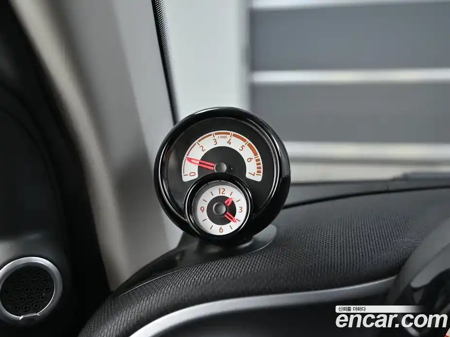 Smart Fortwo 2015 1.0 автомат (гидро), фото 17 Smart Fortwo 2015 1.0 автомат (гидро), фото 17