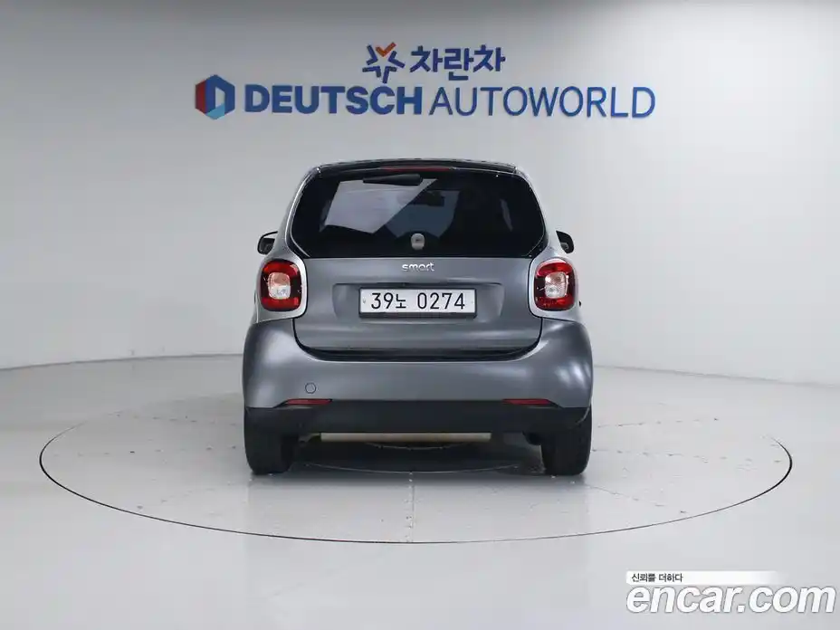 Smart Fortwo 2015 1.0 автомат (гидро), фото 4 Smart Fortwo 2015 1.0 автомат (гидро), фото 4