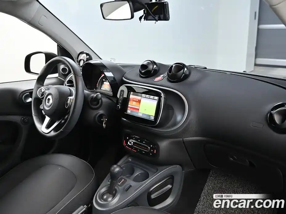 Smart Fortwo 2015 1.0 автомат (гидро), фото 7 Smart Fortwo 2015 1.0 автомат (гидро), фото 7
