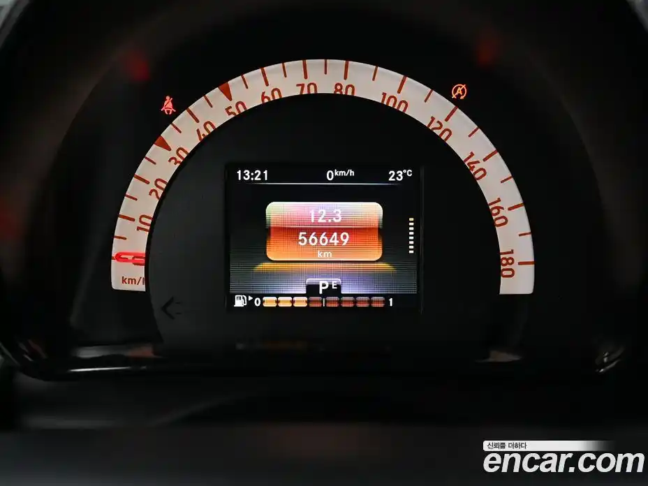 Smart Fortwo 2015 1.0 автомат (гидро), фото 8 Smart Fortwo 2015 1.0 автомат (гидро), фото 8
