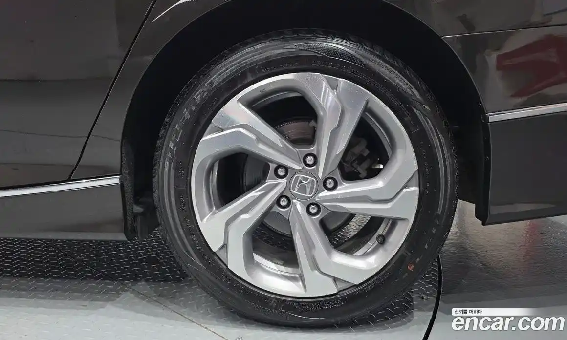 Honda Accord 2019 1.5 автомат (гидро), фото 5