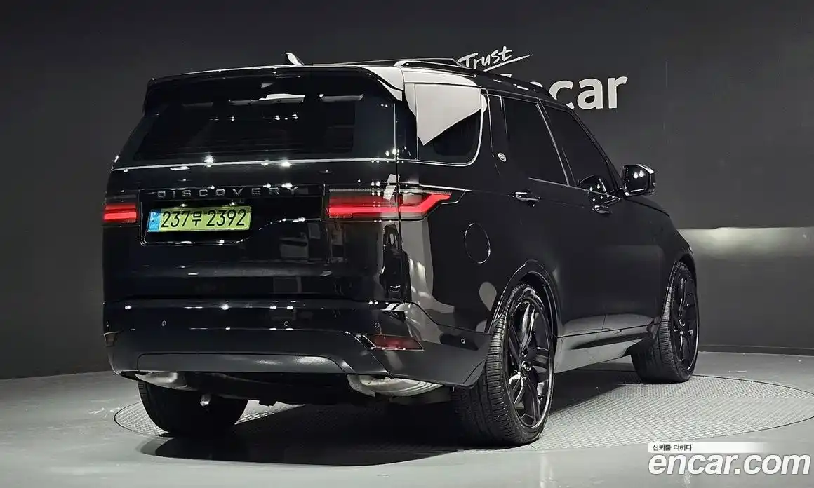 Land Rover Discovery 2024 3.0 автомат (гидро), фото 2