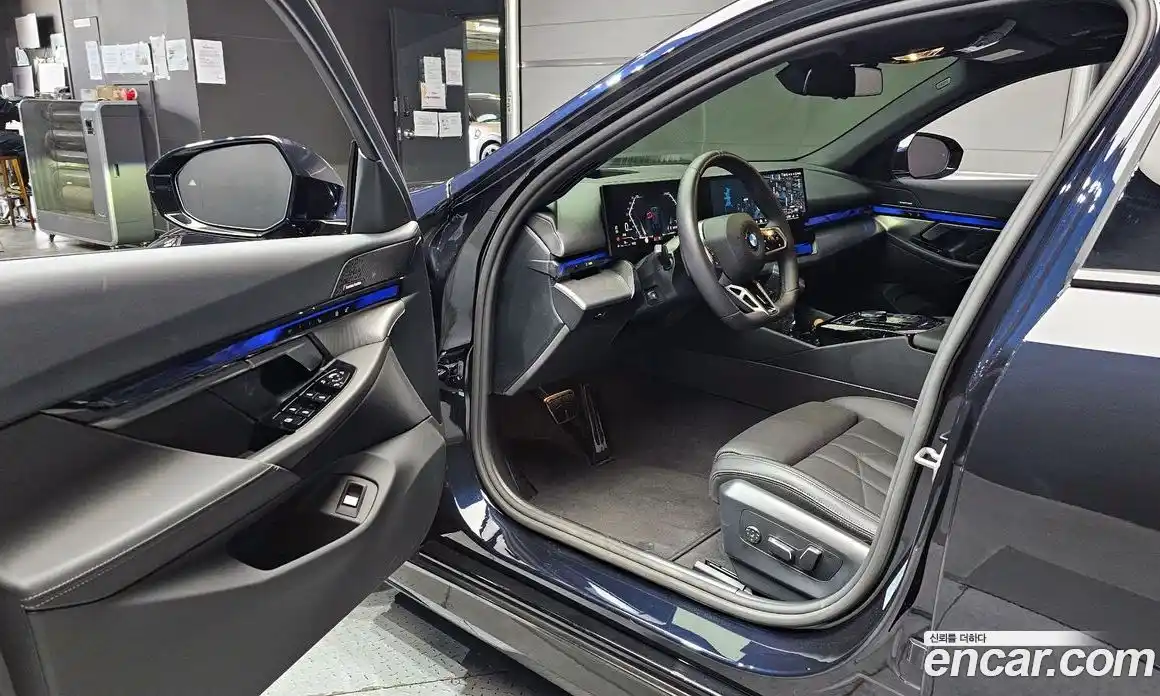 BMW 5 серия 2025 2.0 автомат (гидро), фото 11
