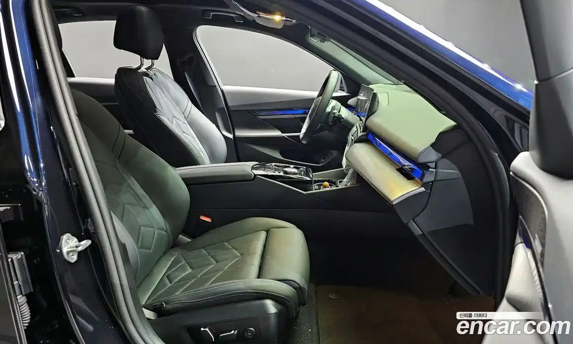 BMW 5 серия 2025 2.0 автомат (гидро), фото 10