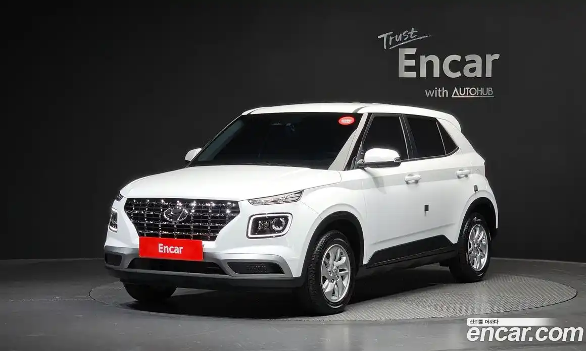 Hyundai Venue 2024 1.6 автомат (гидро), фото 1
