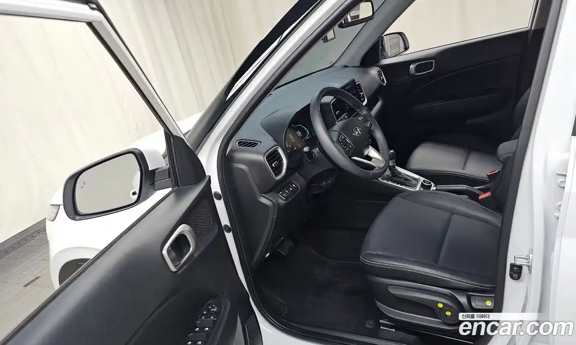 Hyundai Venue 2024 1.6 автомат (гидро), фото 13