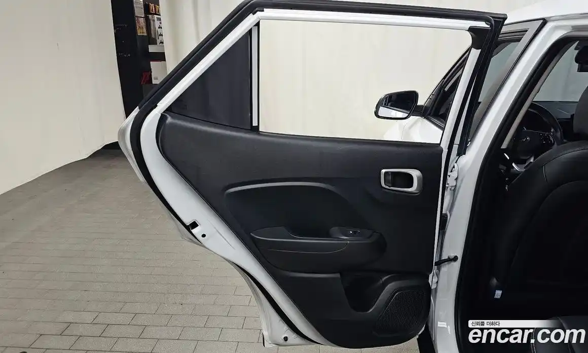 Hyundai Venue 2024 1.6 автомат (гидро), фото 15