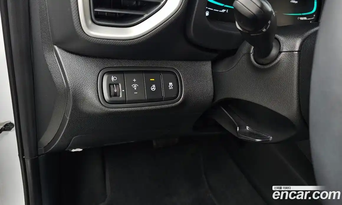 Hyundai Venue 2024 1.6 автомат (гидро), фото 25