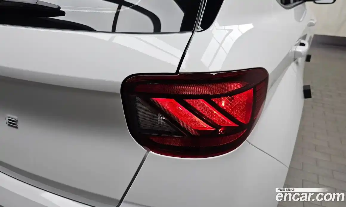 Hyundai Venue 2024 1.6 автомат (гидро), фото 9