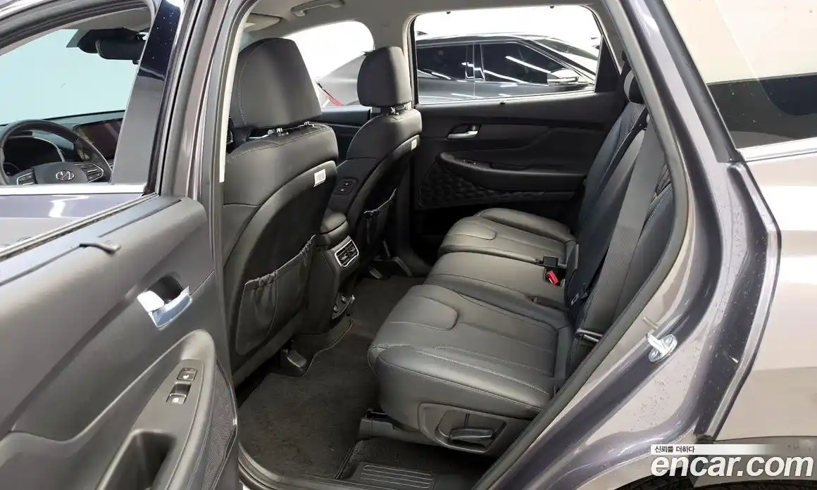 Hyundai Santa Fe 2023 1.6 автомат (гидро), фото 17