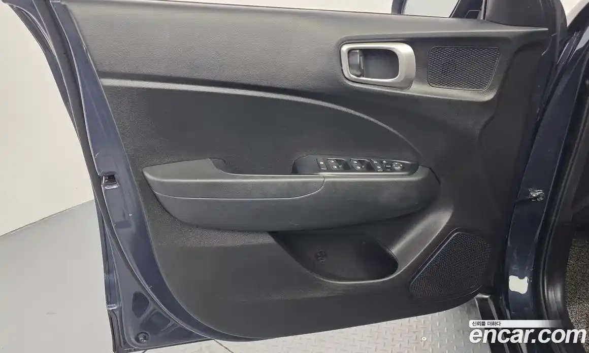 Hyundai Venue 2019 1.6 автомат (гидро), фото 14