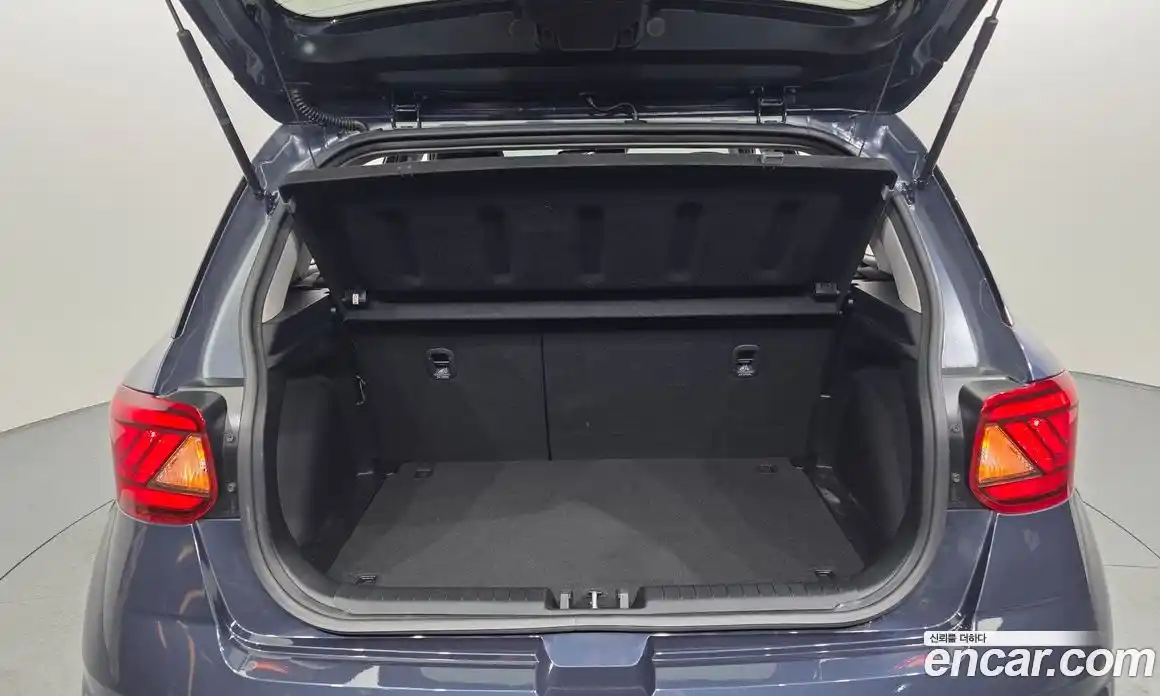 Hyundai Venue 2019 1.6 автомат (гидро), фото 24