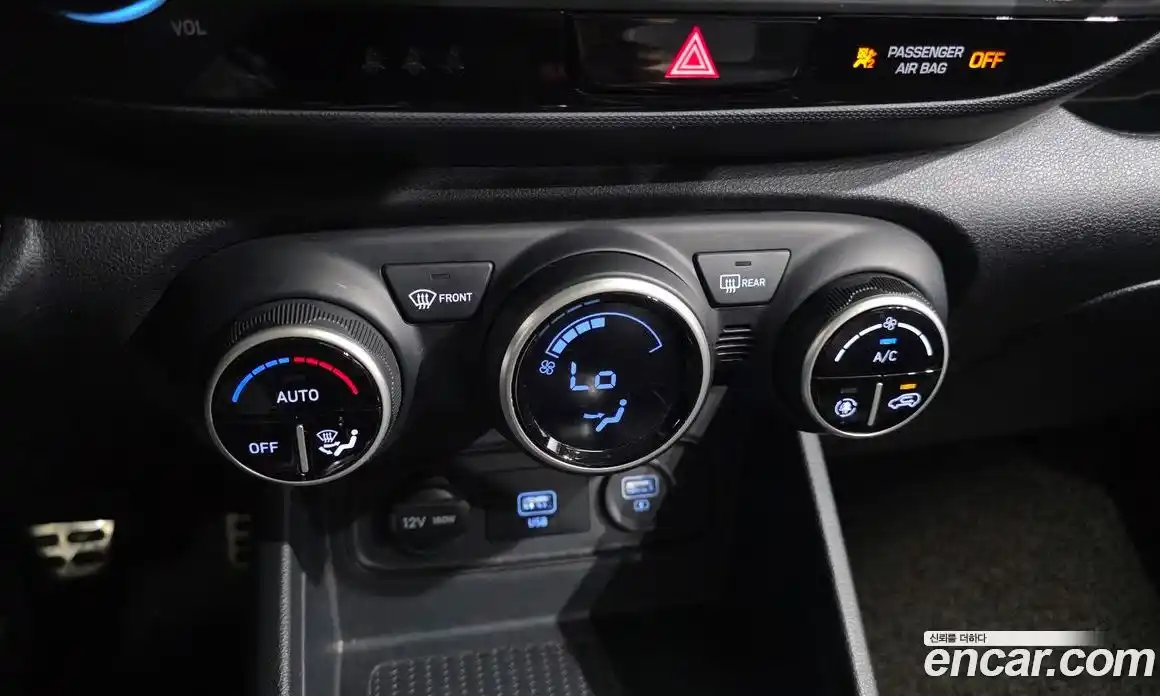 Hyundai Venue 2019 1.6 автомат (гидро), фото 29