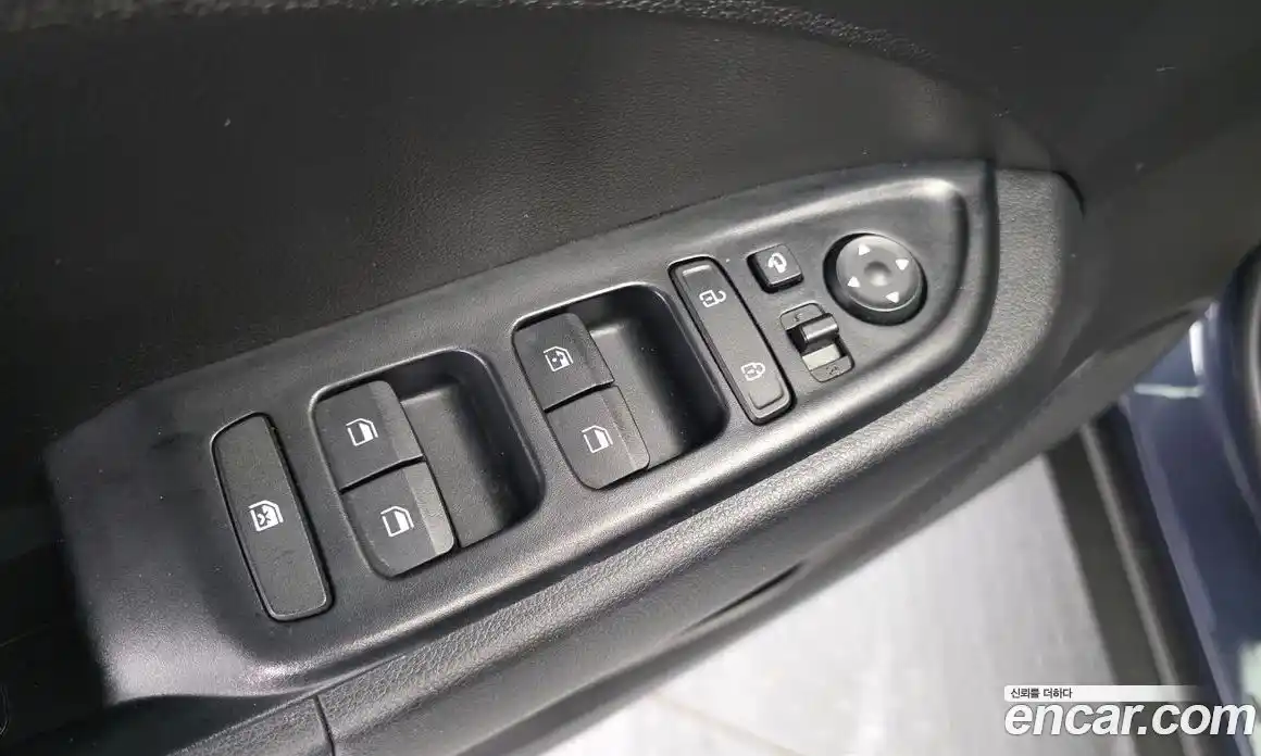 Hyundai Venue 2019 1.6 автомат (гидро), фото 30