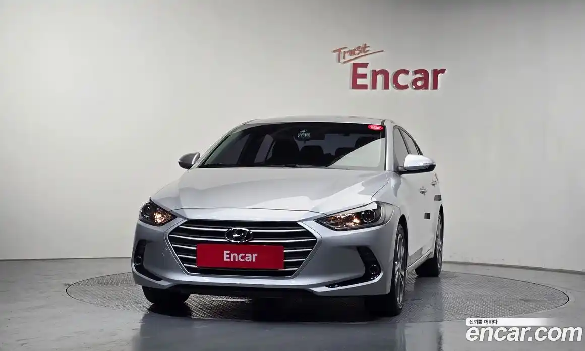 Hyundai Avante 2018 1.6 автомат (гидро), фото 3