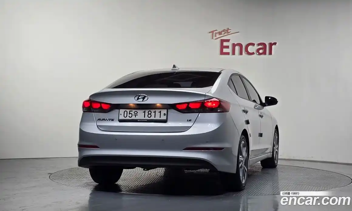 Hyundai Avante 2018 1.6 автомат (гидро), фото 4