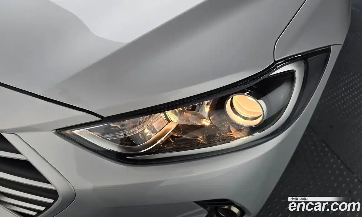 Hyundai Avante 2018 1.6 автомат (гидро), фото 8