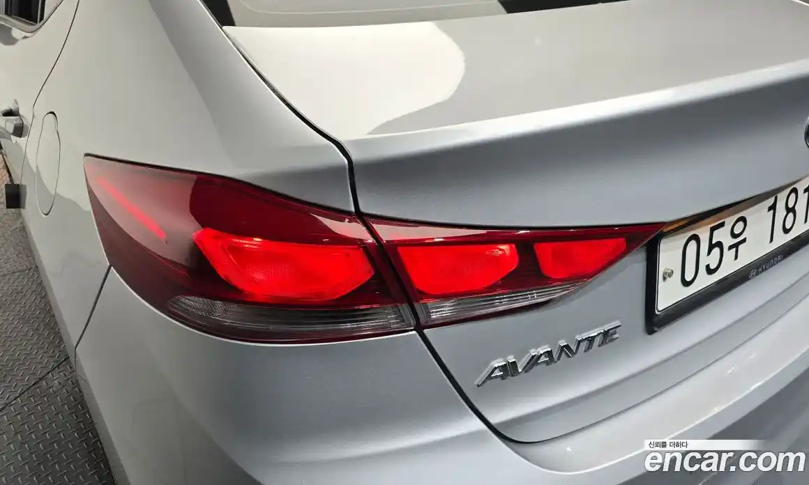 Hyundai Avante 2018 1.6 автомат (гидро), фото 9