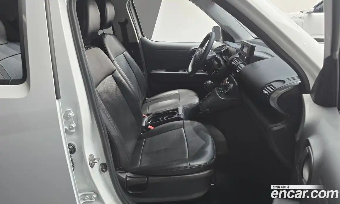 Hyundai Casper 2023 1.0 автомат (гидро), фото 11