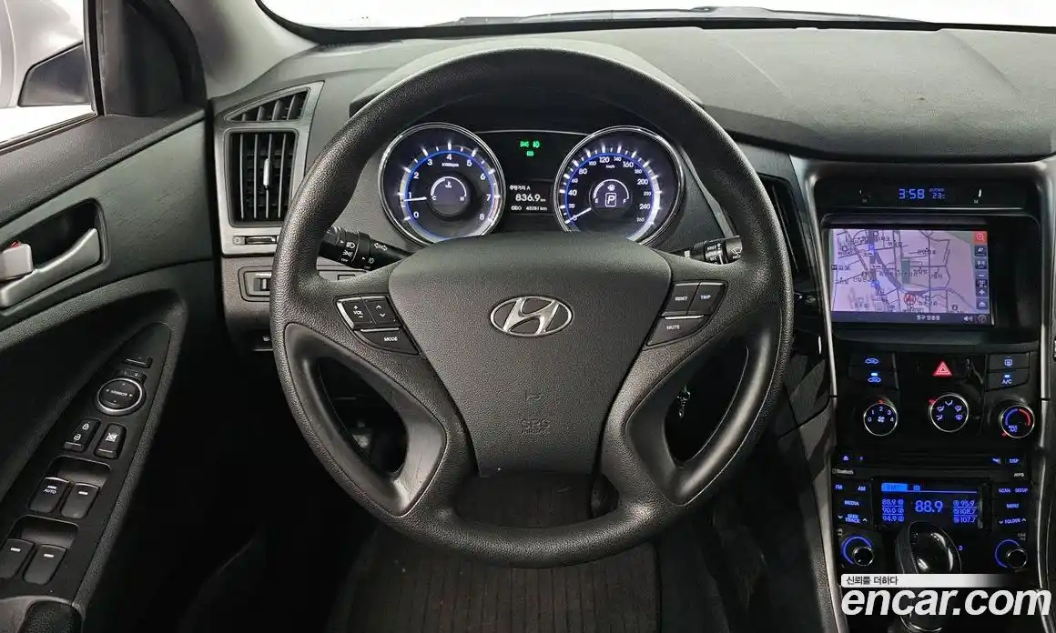 Hyundai Sonata 2013 2.0 автомат (гидро), фото 17