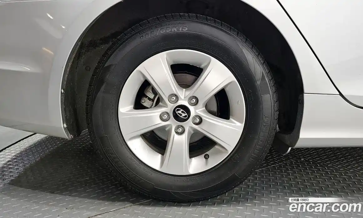 Hyundai Sonata 2013 2.0 автомат (гидро), фото 4