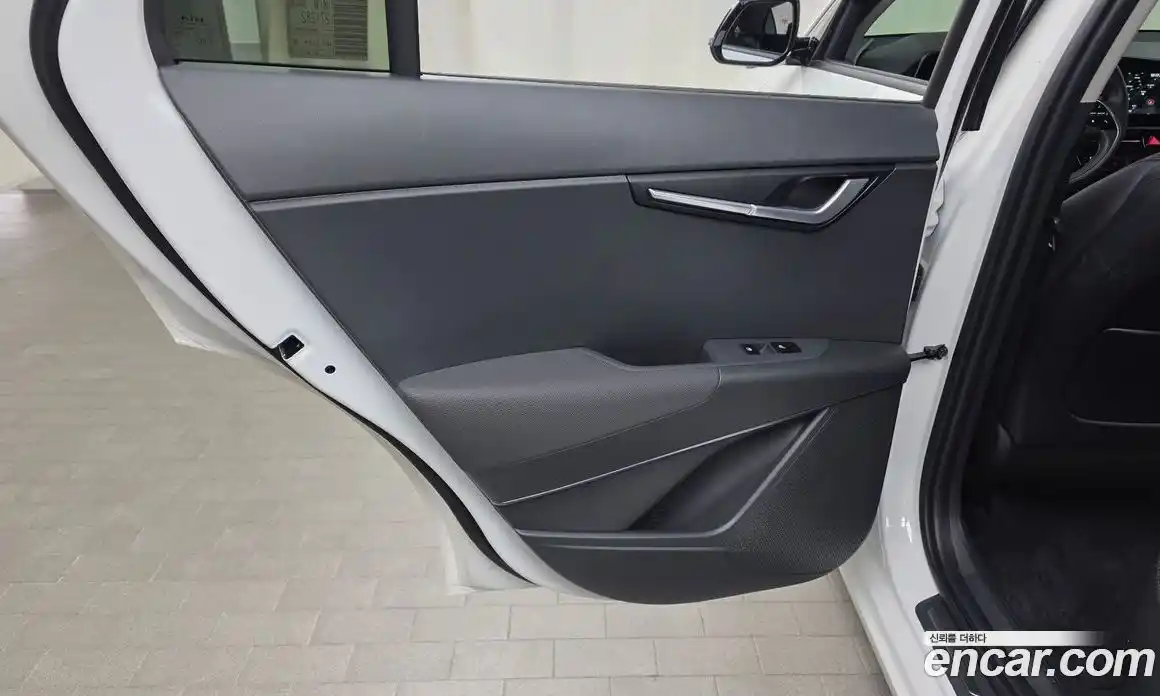 Kia Niro 2025 1.6 автомат (гидро), фото 15