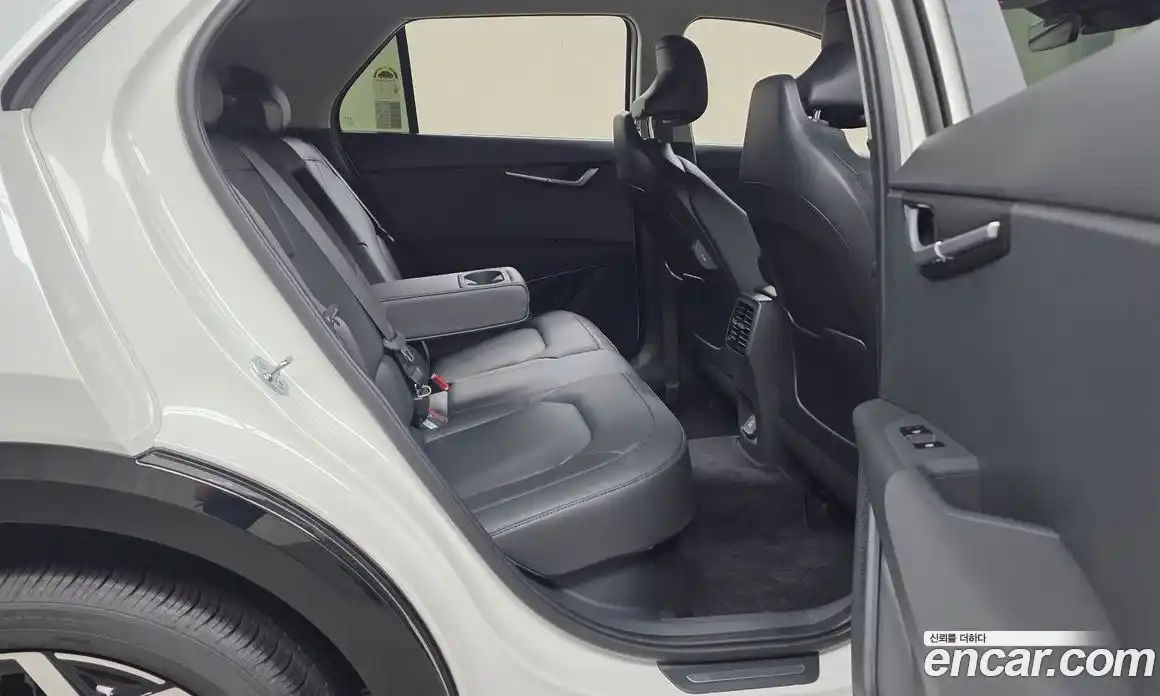 Kia Niro 2025 1.6 автомат (гидро), фото 17