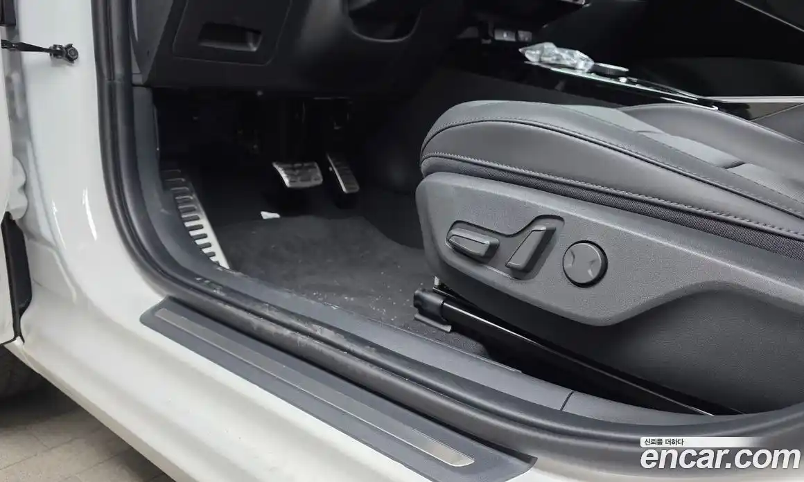 Kia Niro 2025 1.6 автомат (гидро), фото 33