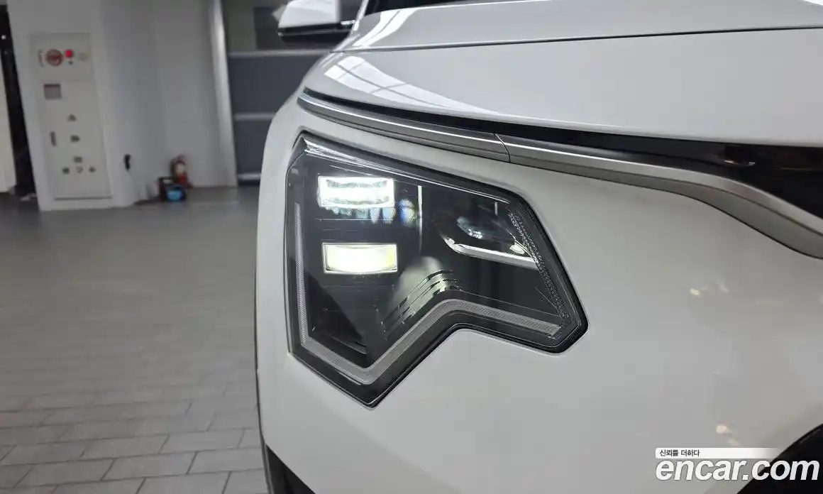 Kia Niro 2025 1.6 автомат (гидро), фото 8