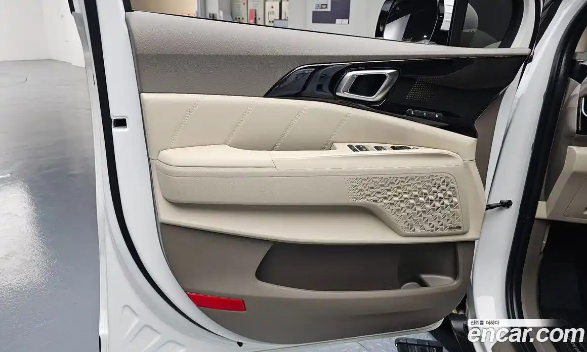 Kia Carnival 2025 1.6 автомат (гидро), фото 14