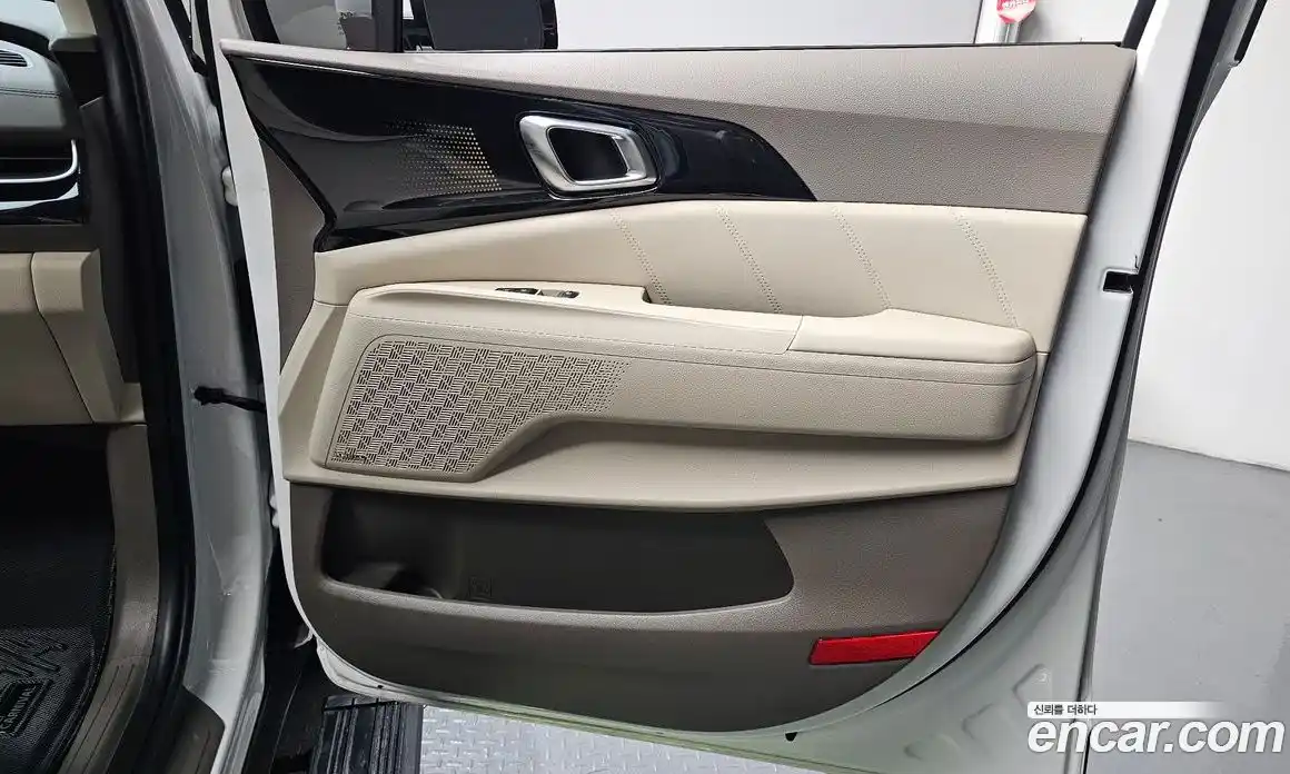 Kia Carnival 2025 1.6 автомат (гидро), фото 15