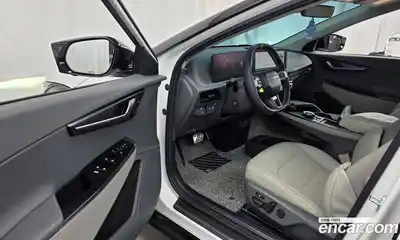 Kia EV6 2025 0.1 автомат (гидро), миниатюра 10
