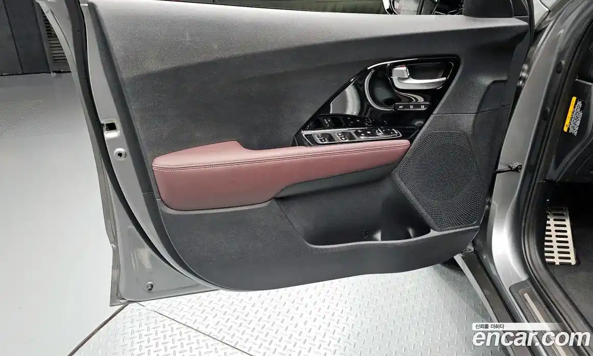 Kia Niro 2020 1.6 автомат (гидро), фото 14