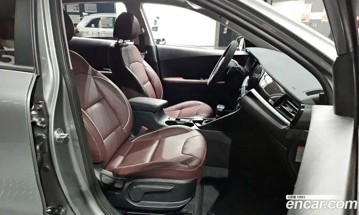 Kia Niro 2020 1.6 автомат (гидро), фото 18