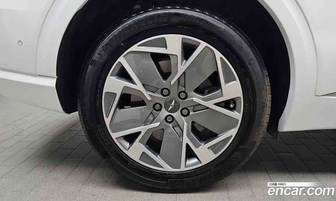 Genesis GV70 2022 0.1 автомат (гидро), фото 7