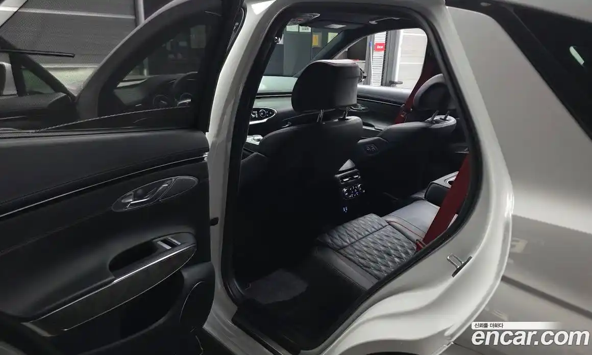 Genesis GV70 2022 2.5 автомат (гидро), фото 17