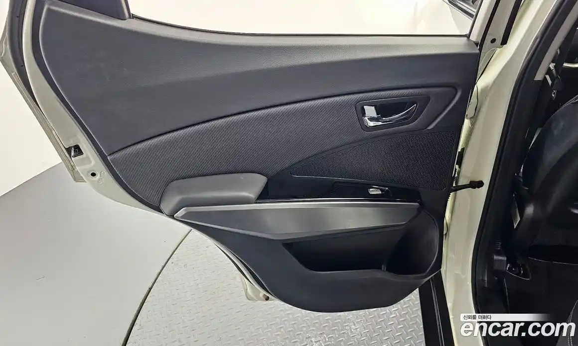 SsangYong TIBOLI 2018 1.6 автомат (гидро), фото 15