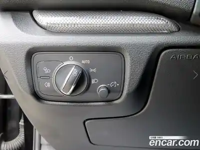 Audi A3 2018 2.0 автомат (гидро), миниатюра 12