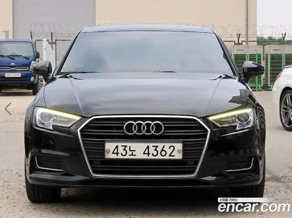 Audi A3 2018 2.0 автомат (гидро), фото 2