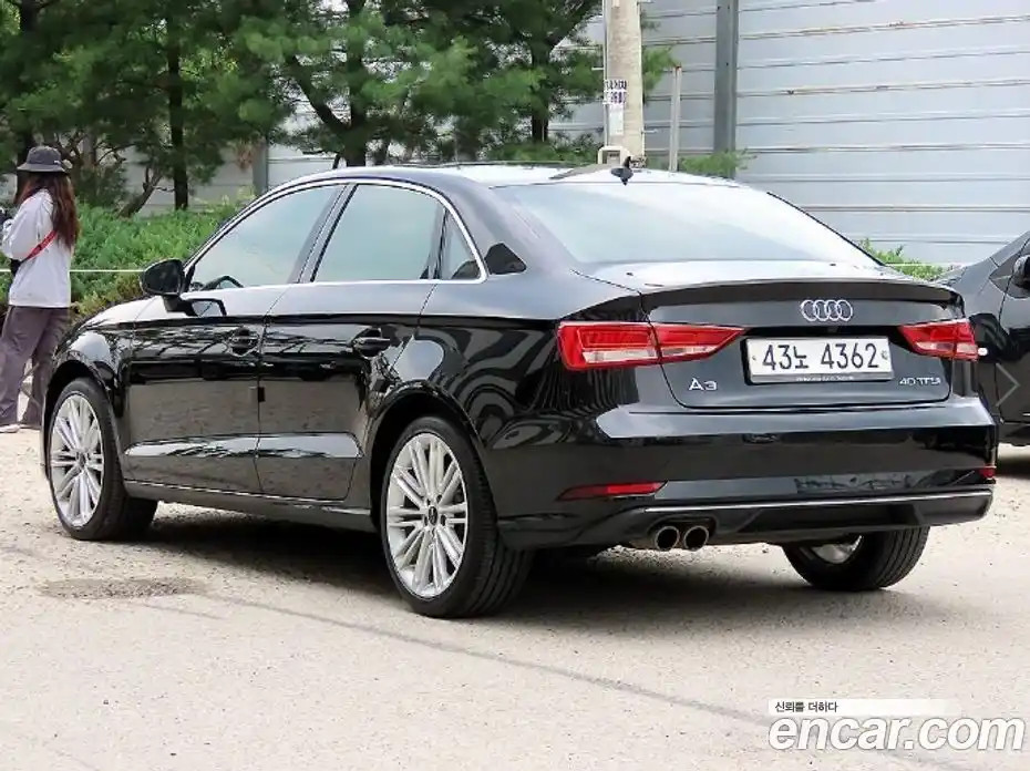 Audi A3 2018 2.0 автомат (гидро), фото 3