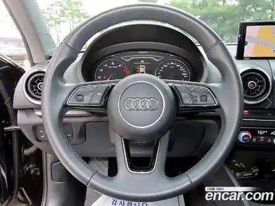 Audi A3 2018 2.0 автомат (гидро), миниатюра 8