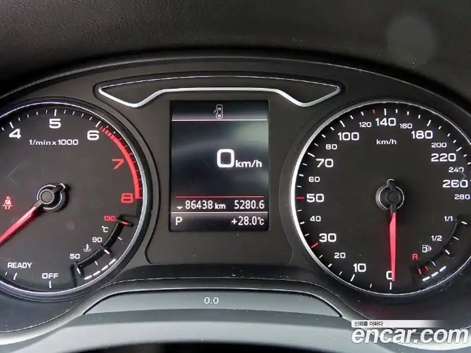 Audi A3 2018 2.0 автомат (гидро), фото 9