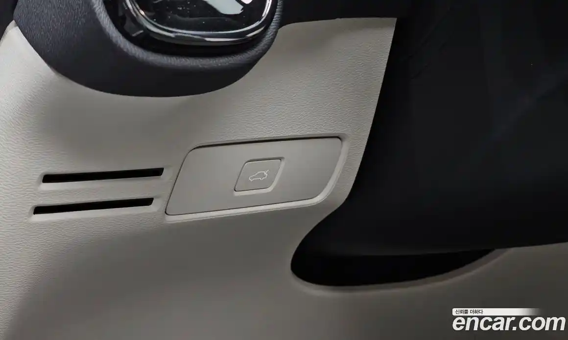 Volvo XC40 2025 2.0 автомат (гидро), фото 26