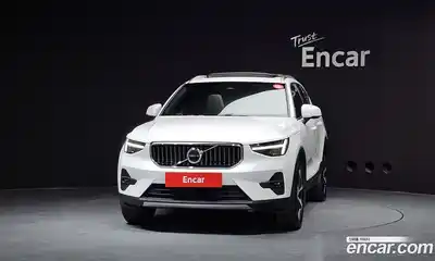 Volvo XC40 2025 2.0 автомат (гидро), миниатюра 3